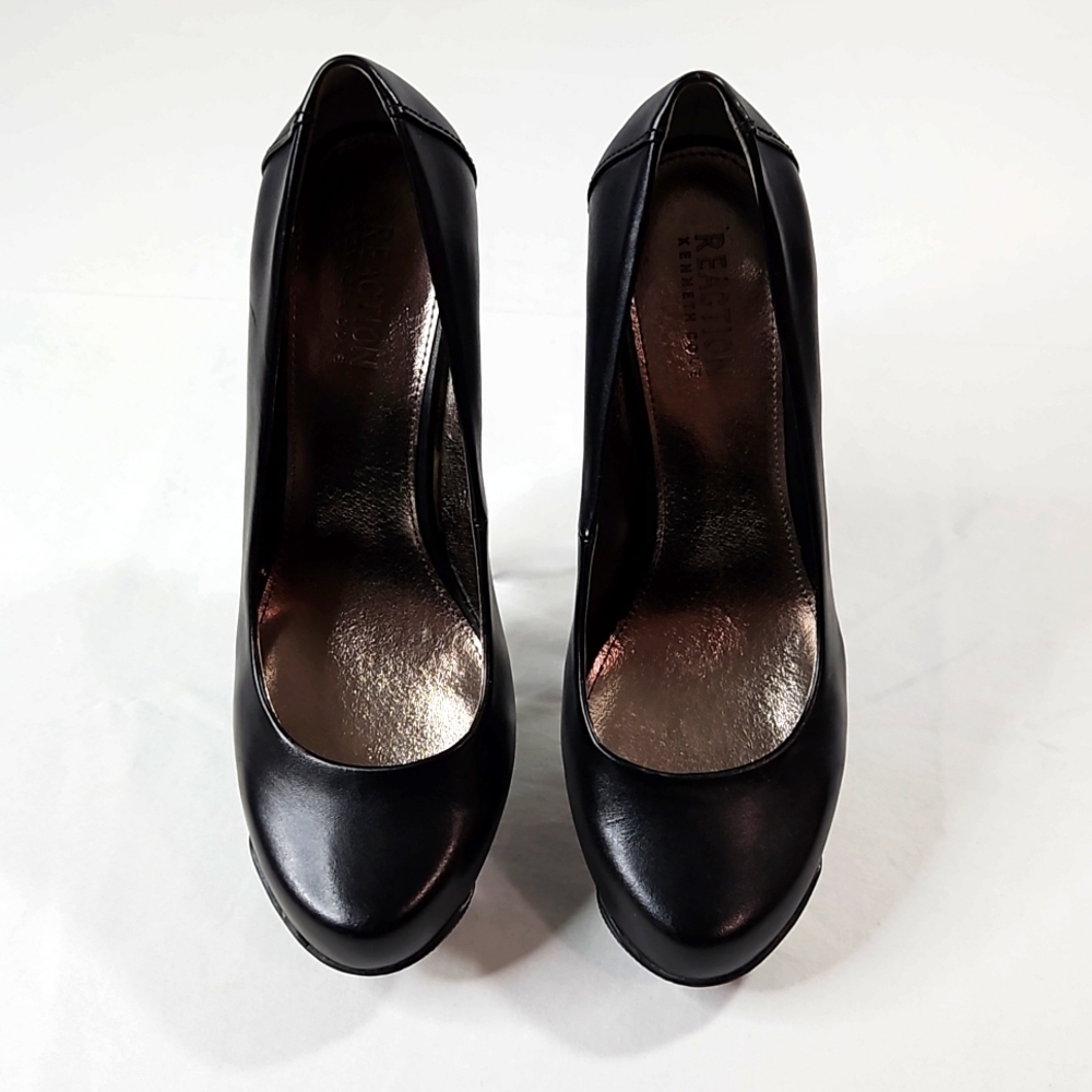 Kenneth Cole Reaction Black Wedges